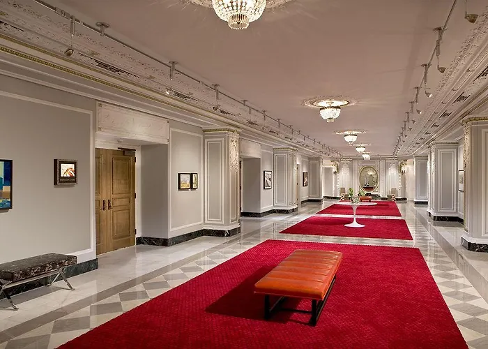 The Blackstone, Autograph Collection 4*