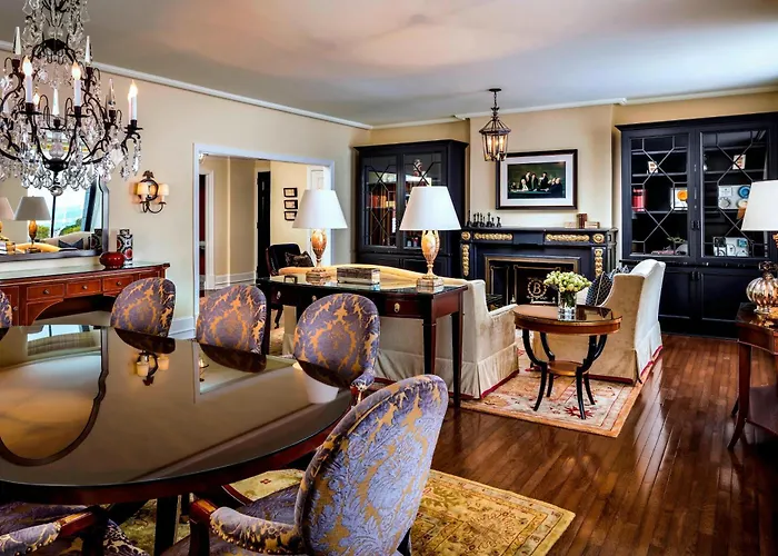 The Blackstone, Autograph Collection 4*