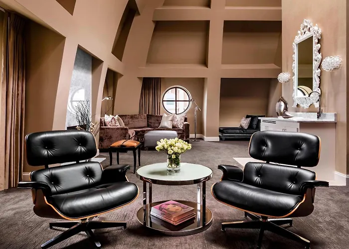 The Blackstone, Autograph Collection Hotel 4*
