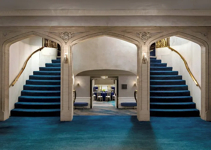 The Blackstone, Autograph Collection Hotel 4*